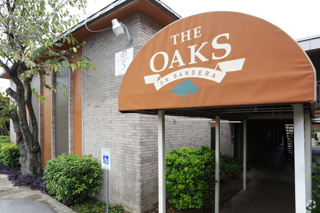 Oaks on Bandera - San Antonio, TX | Apartment Finder