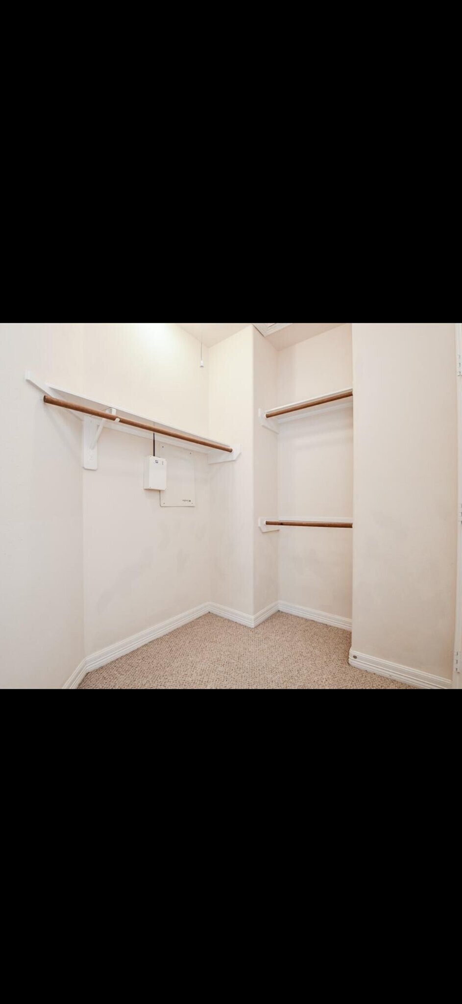 Building Photo - 8002 Stoneyway Dr