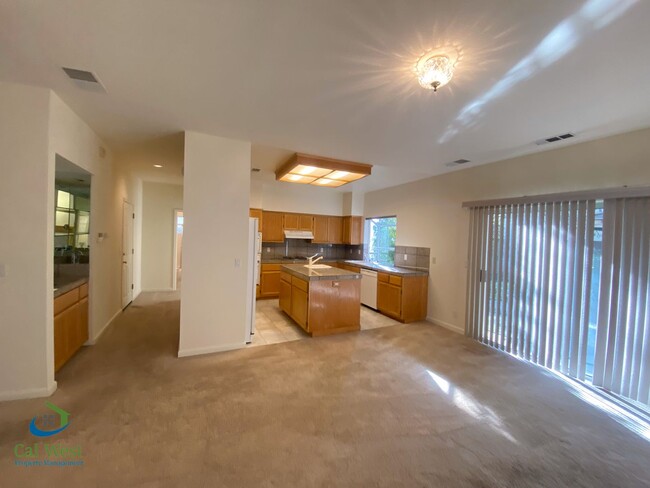 Building Photo - $6995-Amazing 4 Bed/3 Bath Home in Mtn. Vi...