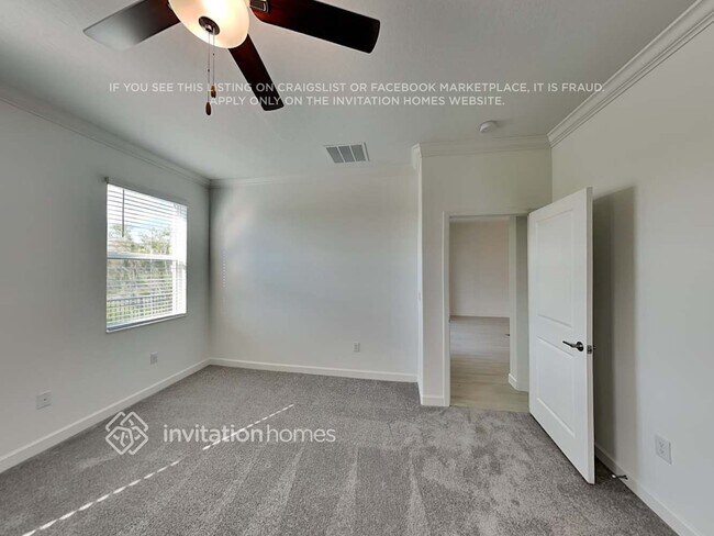 Building Photo - 14246 17 Ct E