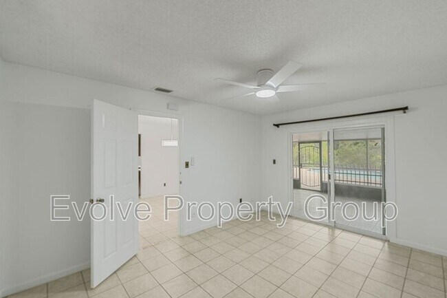 Building Photo - 724 Forest Glen Ct