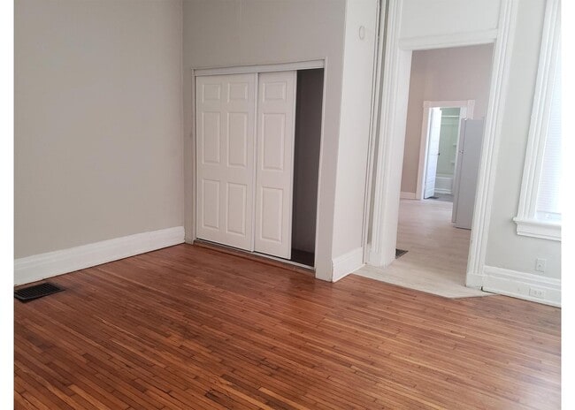 Building Photo - 3218 Bishop St