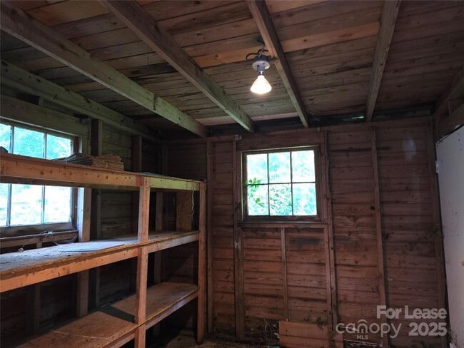 Building Photo - 4134 Sheridan Dr