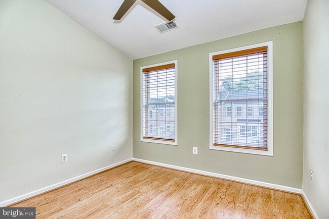 Building Photo - 208 Croft Square