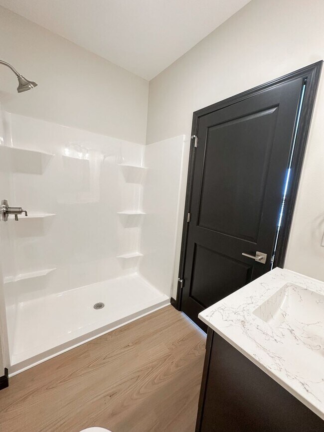 Building Photo - New! Beautiful 2 Bed, 2 Bath Apartment in PRIME location!  Furnished & Unfurnished Options Availa...