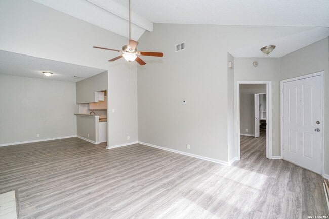 Building Photo - BEAUTIFULLY UPDATED 3-BEDROOM HOME IN TIMBER RIDGE
