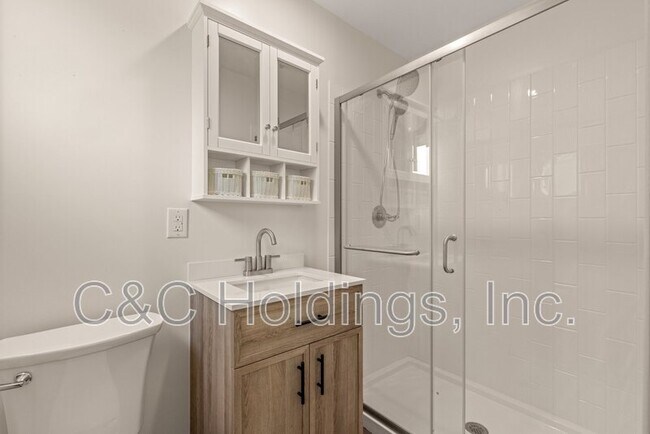 Building Photo - 4541 E 32nd Pl