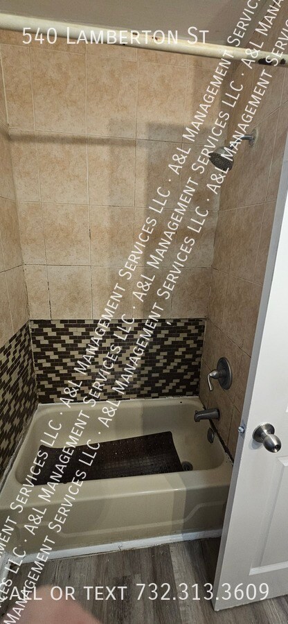 Building Photo - 540 Lamberton St