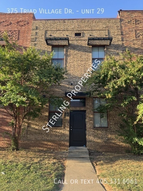 Building Photo - 375 Triad Village Dr