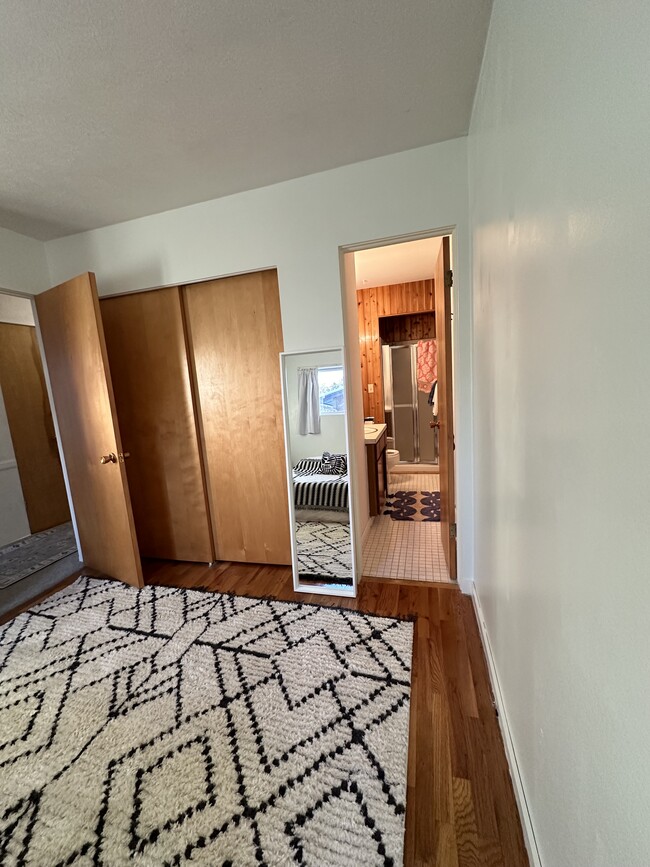 Primary bedroom view of little ensuite bathroom - 1214 Lincolnwood Rd