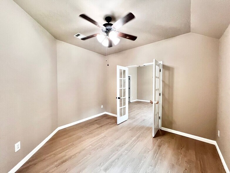 Building Photo - 2513 Slalom Dr