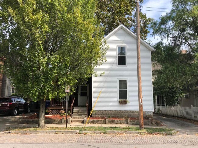 Building Photo - 1104 Pennsylvania Ave