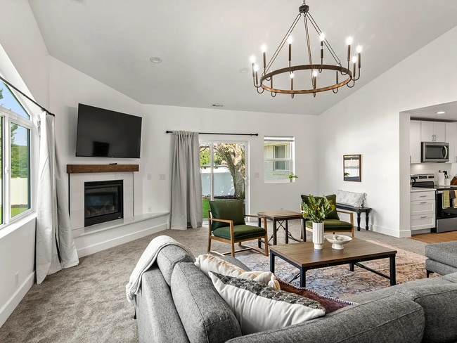 Building Photo - Fully Renovated 5-Bed Home with RV Parking & Garage | Sandy