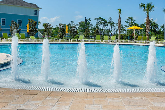 Large Zero Entry Community Pool - 14581 Salt Meadow Dr