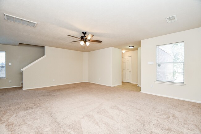Building Photo - 13979 Maximos Dr