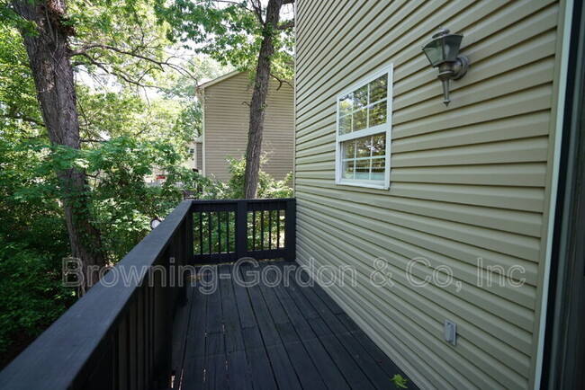 Building Photo - 3400 Love Cir