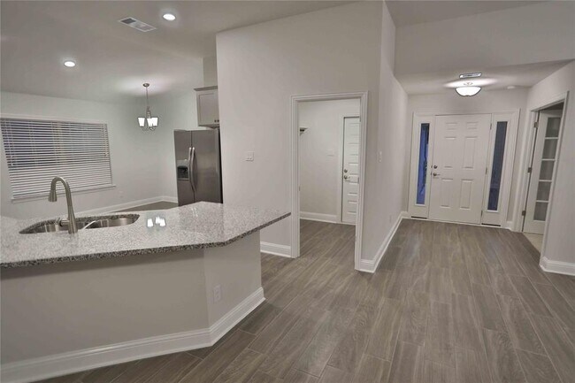 Building Photo - 495 Terra Vis Cir