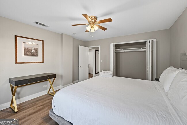 Building Photo - 3645 Peachtree Rd NE