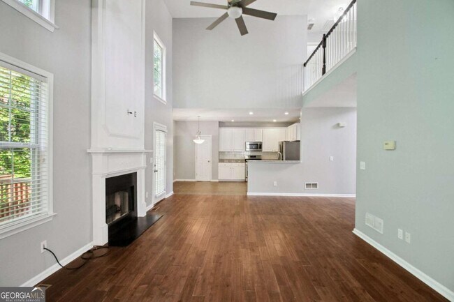 Building Photo - 2011 Chelton Way SE