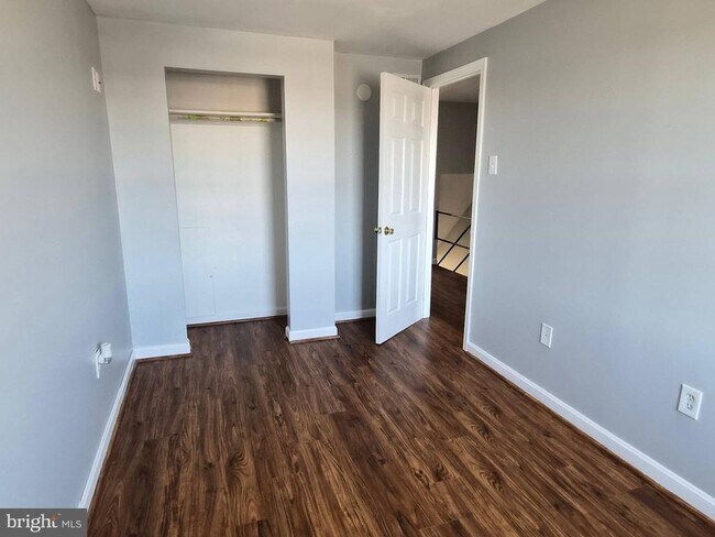 Building Photo - 7948 Eastdale Rd