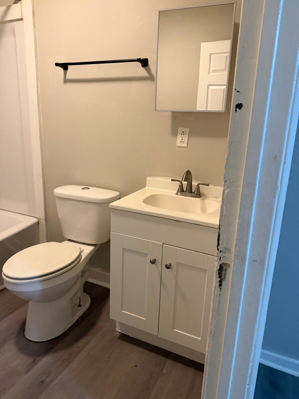 Building Photo - 260 N Commerce Ave