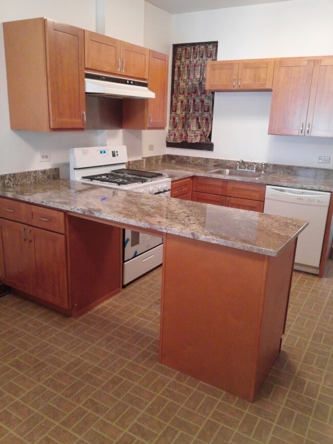 Primary Photo - 3232 S Union Ave