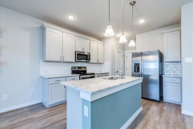 Building Photo - 496 Fieldwood Dr
