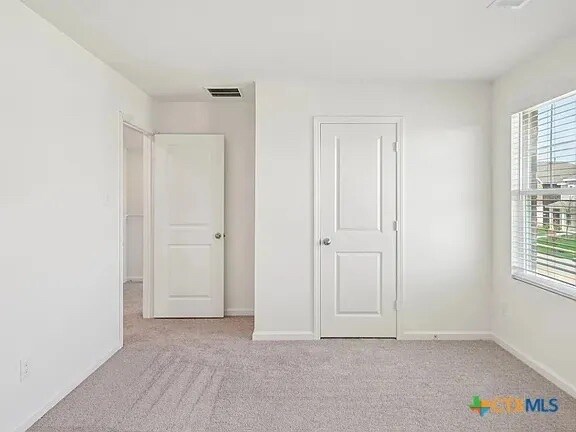 Building Photo - Room in House on Mullen Wy
