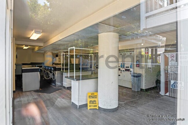 Building Photo - 500 W Middlefield Rd