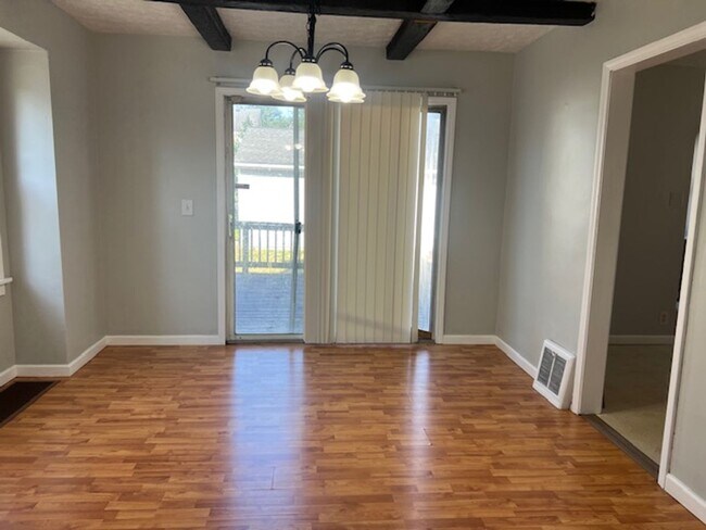 Building Photo - 3BR South Akron Classic with Deck, 2-Car G...