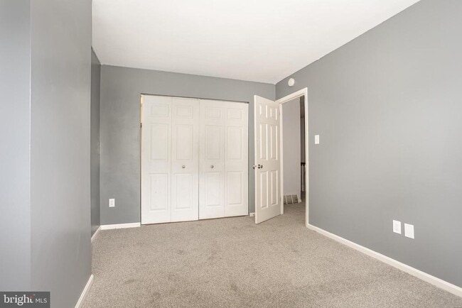 Building Photo - 912 Allenview Dr