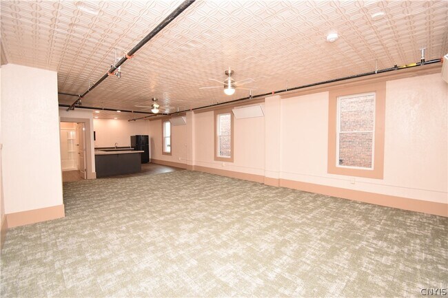 Building Photo - 152 Court St