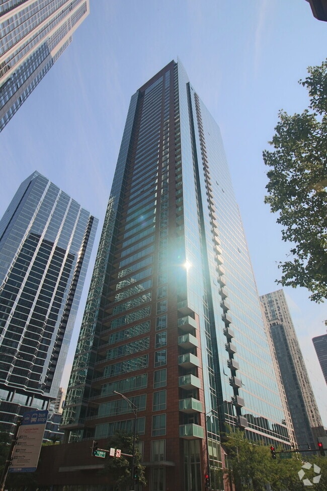 Building Photo - 505 N McClurg Ct