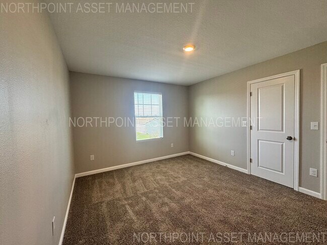 Building Photo - "AUGUST MOVE IN SPECIAL: $500 off on 2nd M...