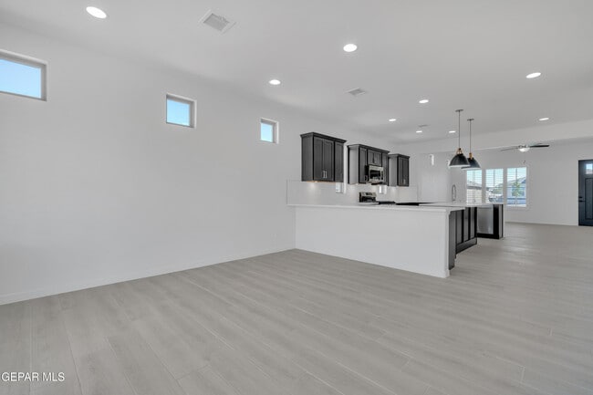 Building Photo - 14936 Hill Ridge Ct