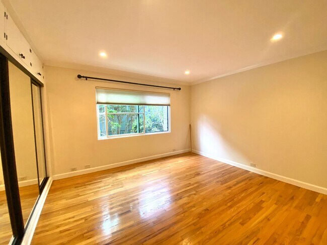 Building Photo - 1035 Orilla Del Mar Dr