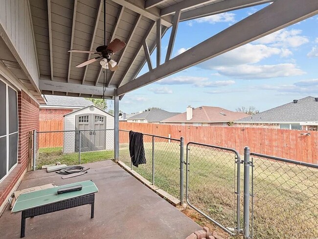 Building Photo - 3 Bedroom Single Family Home in Fort Worth