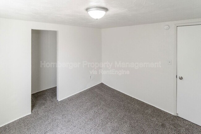 Building Photo - 328 E Rockwell Ave