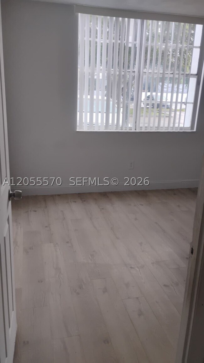 Building Photo - 486 NW 165th St