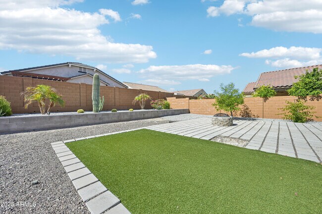 Building Photo - 25965 W Oraibi Dr