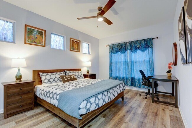 Building Photo - 7510 Lazy Creek Dr
