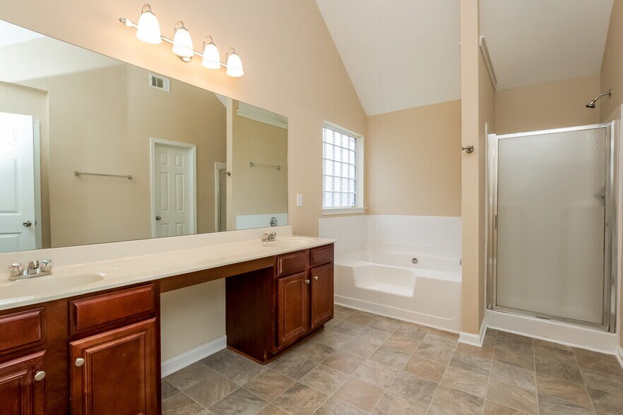 Building Photo - 1260 Red Cedar Trail