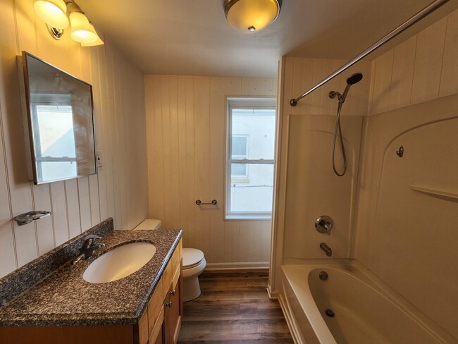 Bathroom - 558 Broad St