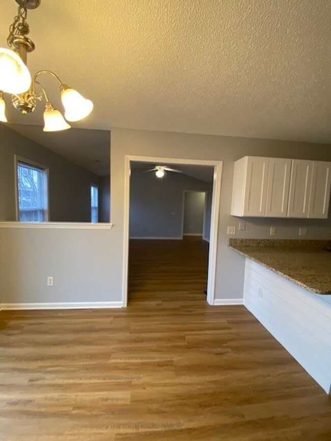 Building Photo - Welcome to this beautiful 4 bedroom, 2 bathroom home located in the desirable area of Wilmington,...