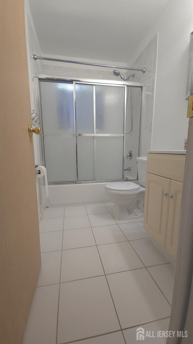 Building Photo - 89 Van Buren Ave