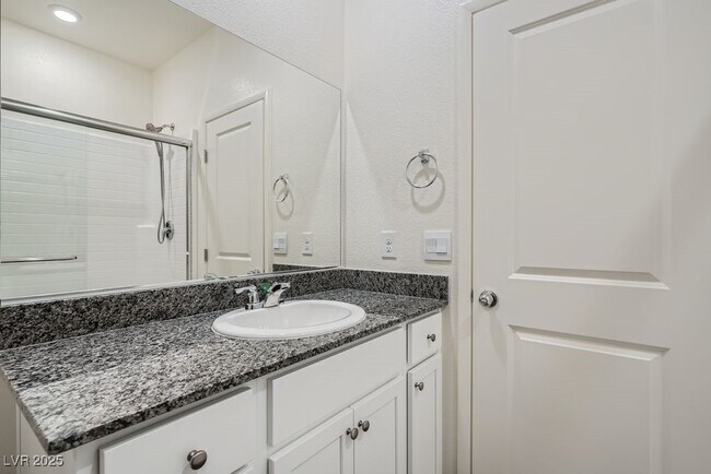 Building Photo - 364 Canary Song Dr