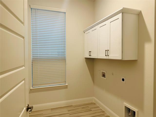 Building Photo - 1605 Hart Dr