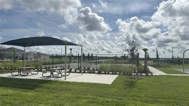 Building Photo - 303 Artemis St