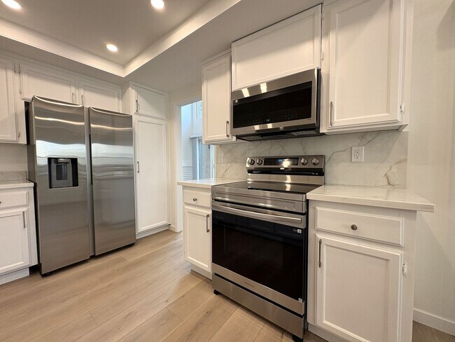Building Photo - 3532 Rollingside Dr