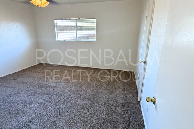 Building Photo - 1326 N Miller Rd